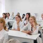 Проходной балл и вступительные испытания: что важно знать абитуриенту медколледжа 2026?