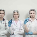 Какая справка нужна при поступлении в медицинский колледж в 2026 году?