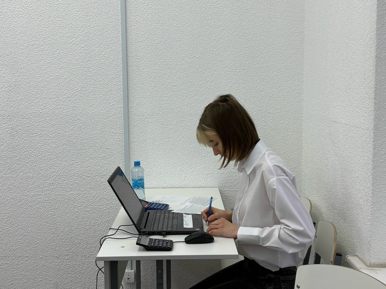 Куда поступить ребенку после 9 класса: медицинский, педагогический или экономический колледж?