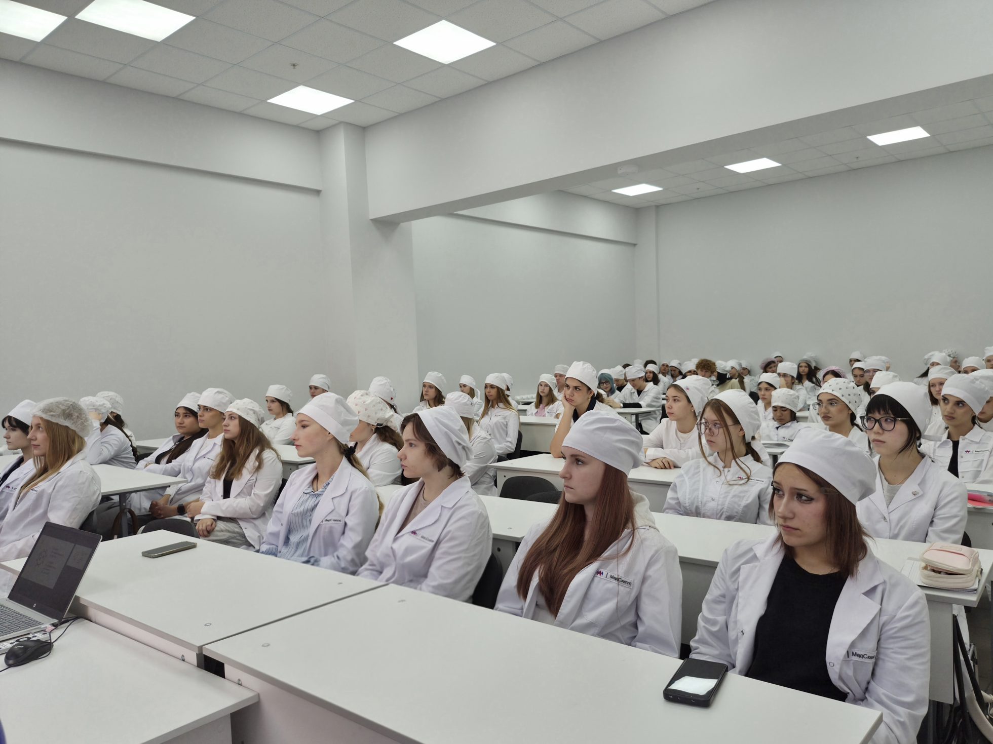 ОГЭ 2026: что было нового, сложности и результаты по предметам и по городам