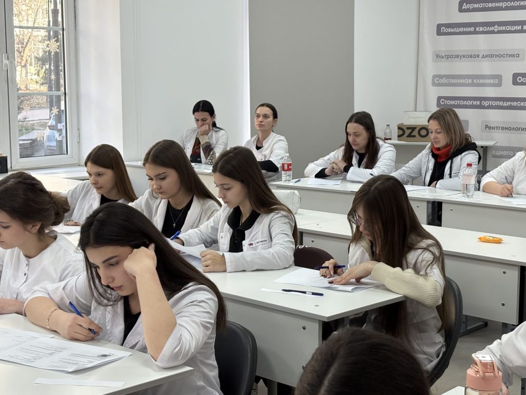 Проходные баллы: что важно знать абитуриенту медколледжа в 2027 году?